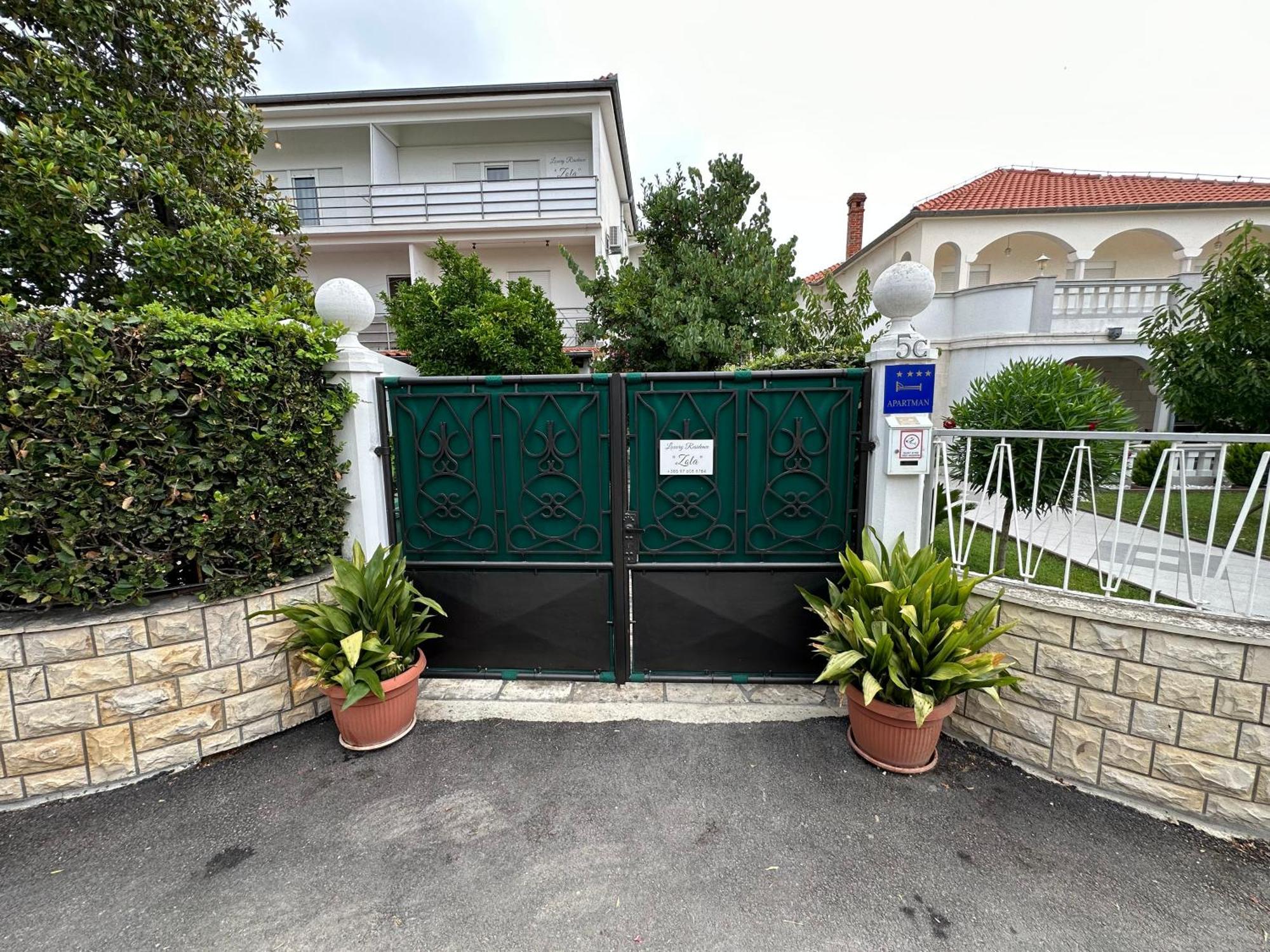 Luxury Residence Zola 扎达尔 外观 照片